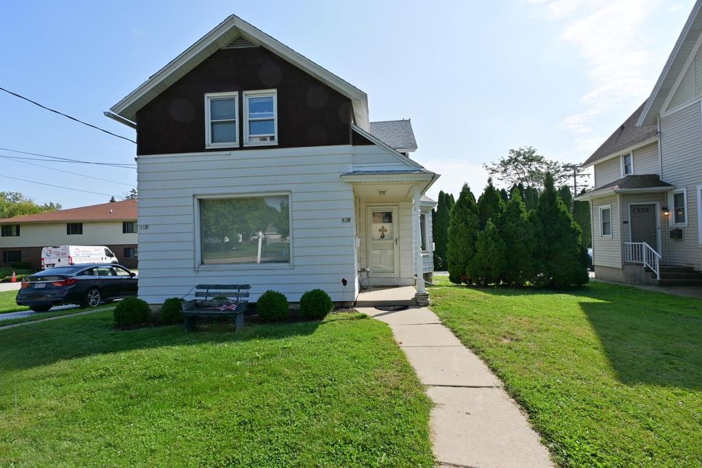 Photo of 850 Glenview AVENUE, Wauwatosa, WI 53213 (MLS # 1935878)