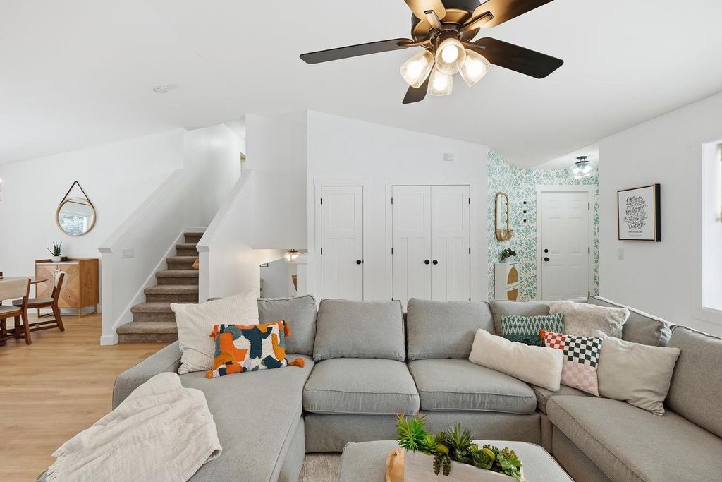 Photo of 906 Stonecress COURT, Sun Prairie, WI 53590 (MLS # 2013884)