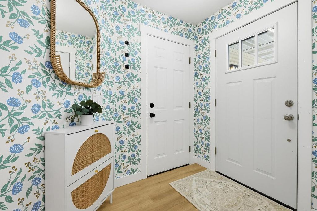 Photo of 906 Stonecress COURT, Sun Prairie, WI 53590 (MLS # 2013884)