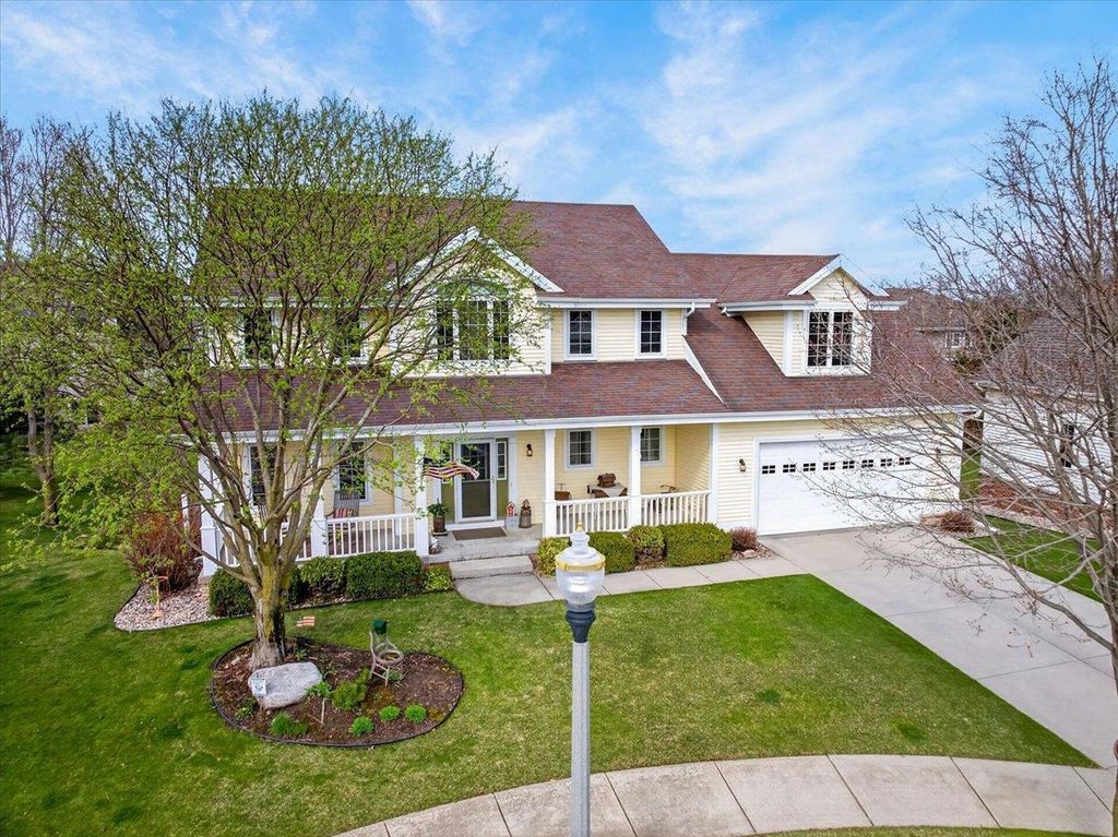 Photo of 1209 Hanover TRAIL, Waunakee, WI 53597 (MLS # 2020008)