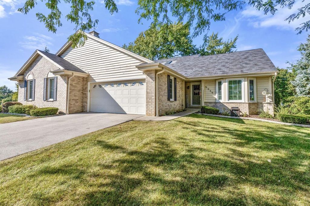 Photo of 5339 S Cambridge LANE, Greenfield, WI 53221 (MLS # 1937107)