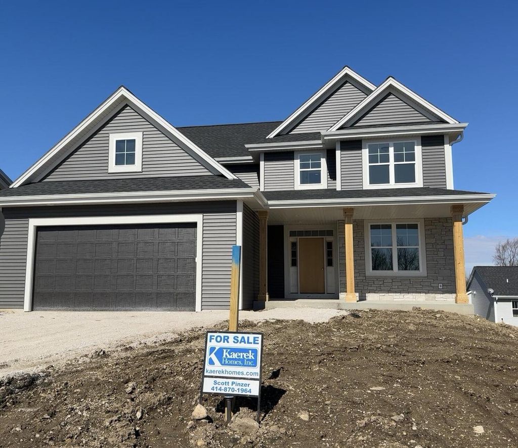 Photo of 1013 Waterstone COURT, Pewaukee, WI 53072 (MLS # 1946506)