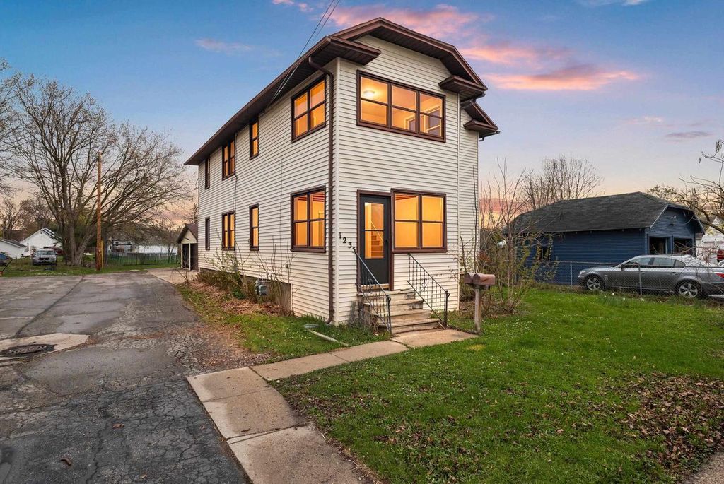 Photo of 1235 Chicago STREET, Green Bay, WI 54301 (MLS # 50324415)