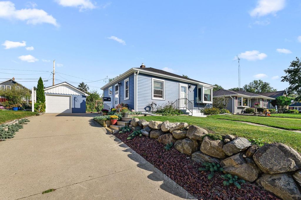 Photo of 426 Seitz AVENUE, Mayville, WI 53050 (MLS # 1939324)