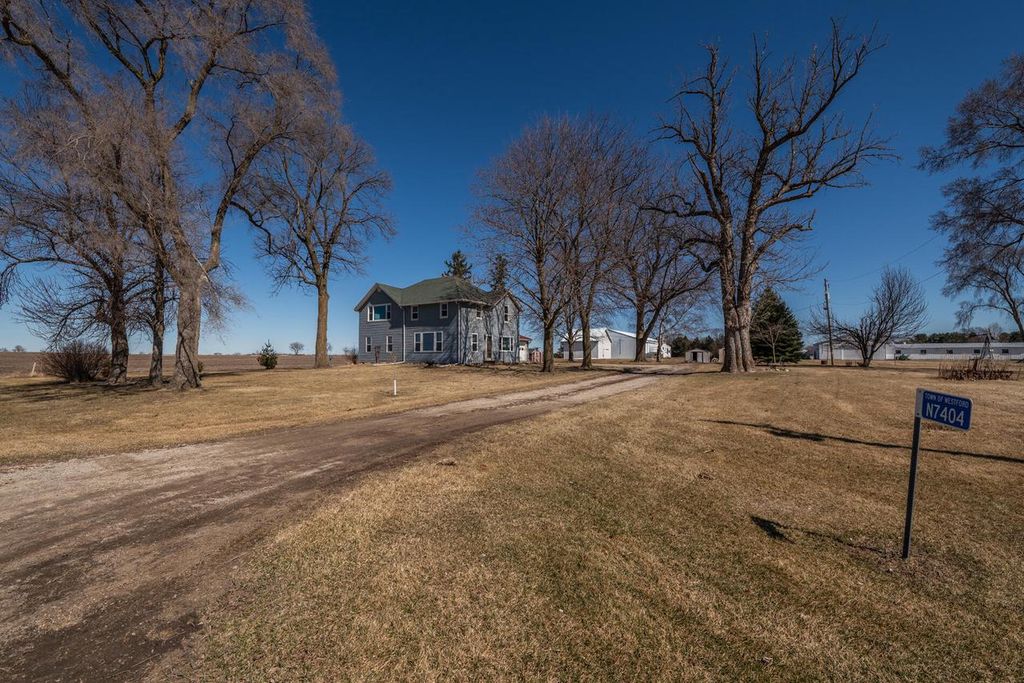 Photo of N7404 County Road G, Beaver Dam, WI 53916 (MLS # 1954004)