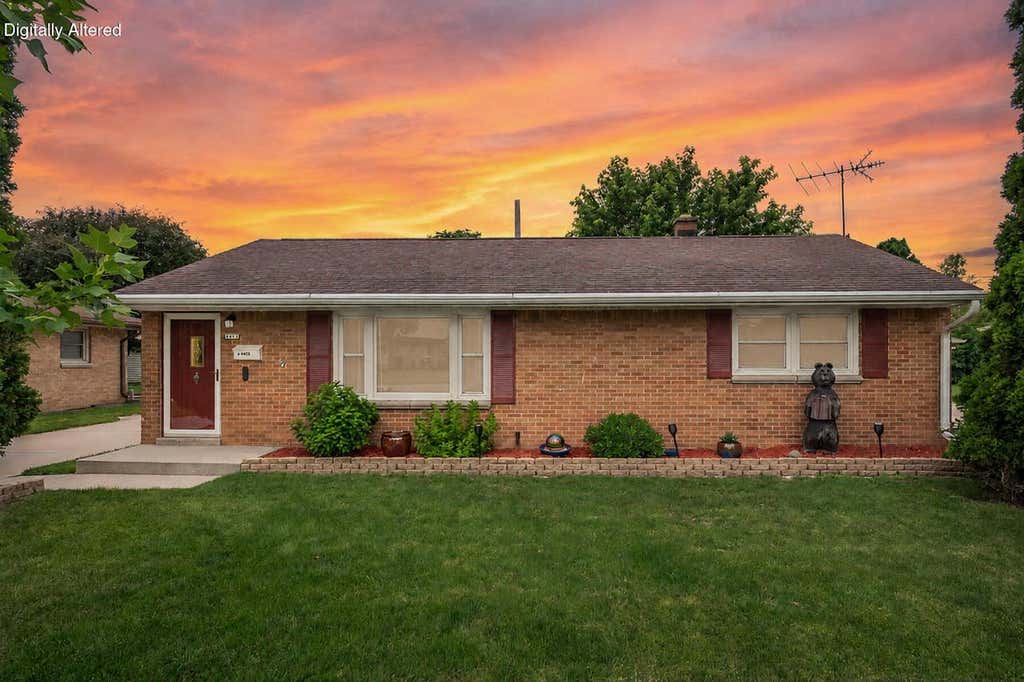 Photo of 4423 S 61st STREET, Greenfield, WI 53220 (MLS # 1969415)