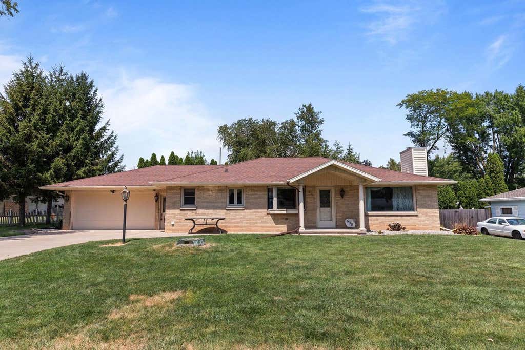 Photo of 630 W Capitol DRIVE, Appleton, WI 54911 (MLS # 50330377)