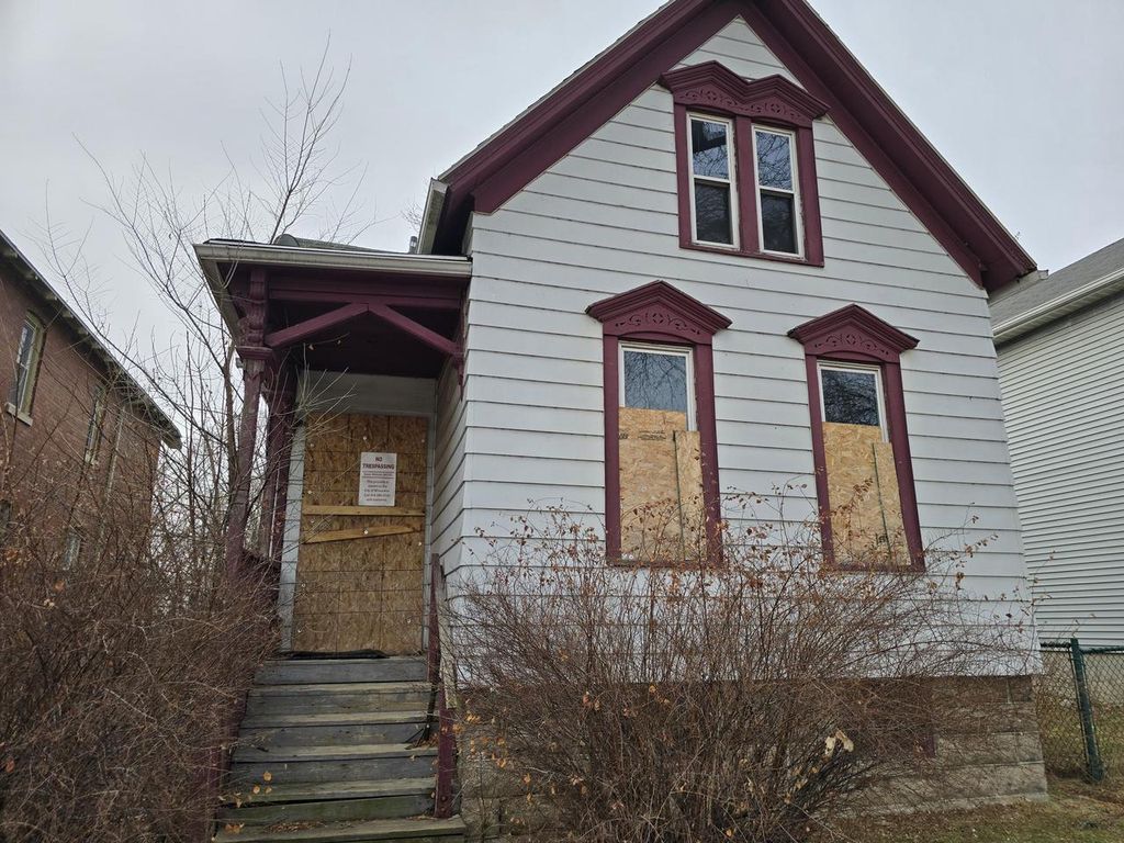 Photo of 2935 N Vel R Phillips AVENUE, Milwaukee, WI 53212 (MLS # 1952927)