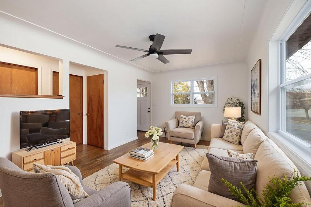 Photo of 2929 21st PLACE SOUTH PLACE S, La Crosse, WI 54601 (MLS # 1942719)