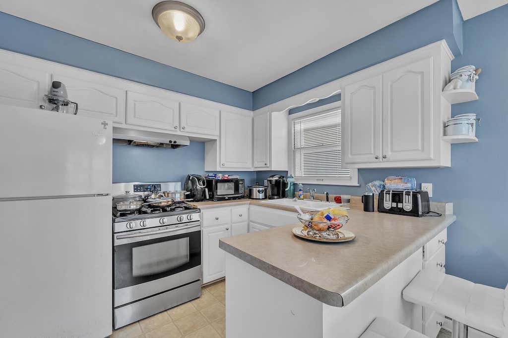 Photo of 4960 N 73rd STREET, Milwaukee, WI 53218 (MLS # 1975378)
