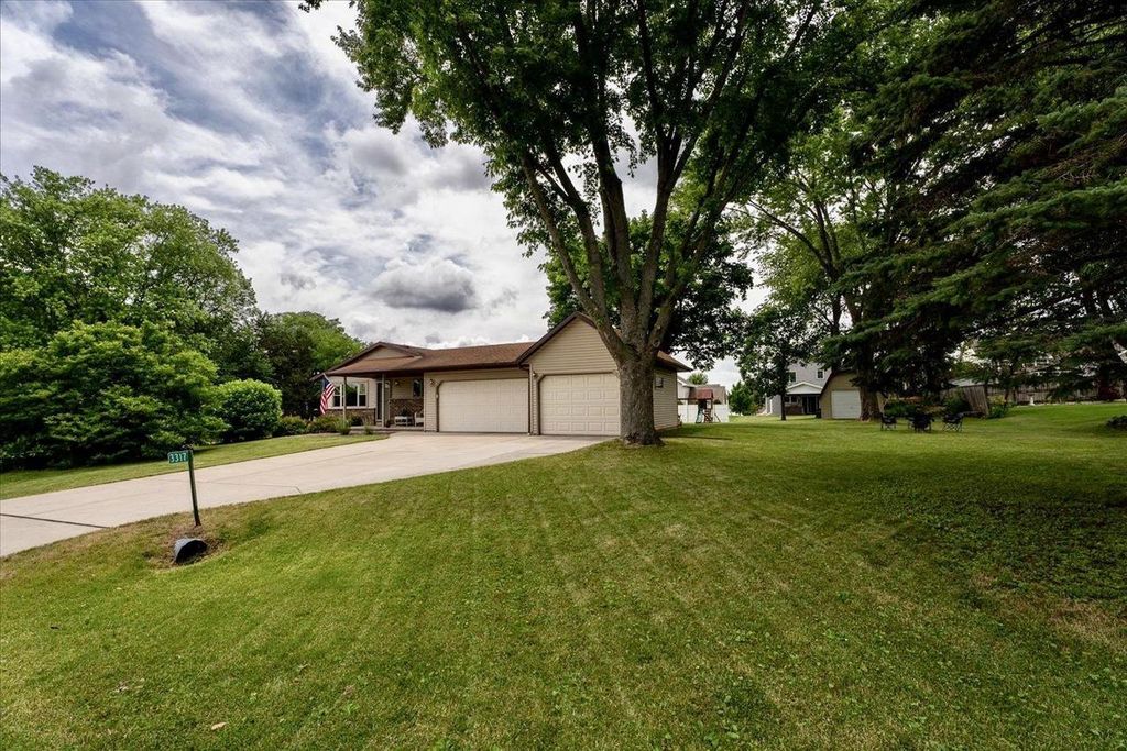 Photo of 4264 S 27th STREET, Milwaukee, WI 53221 (MLS # 1938301)