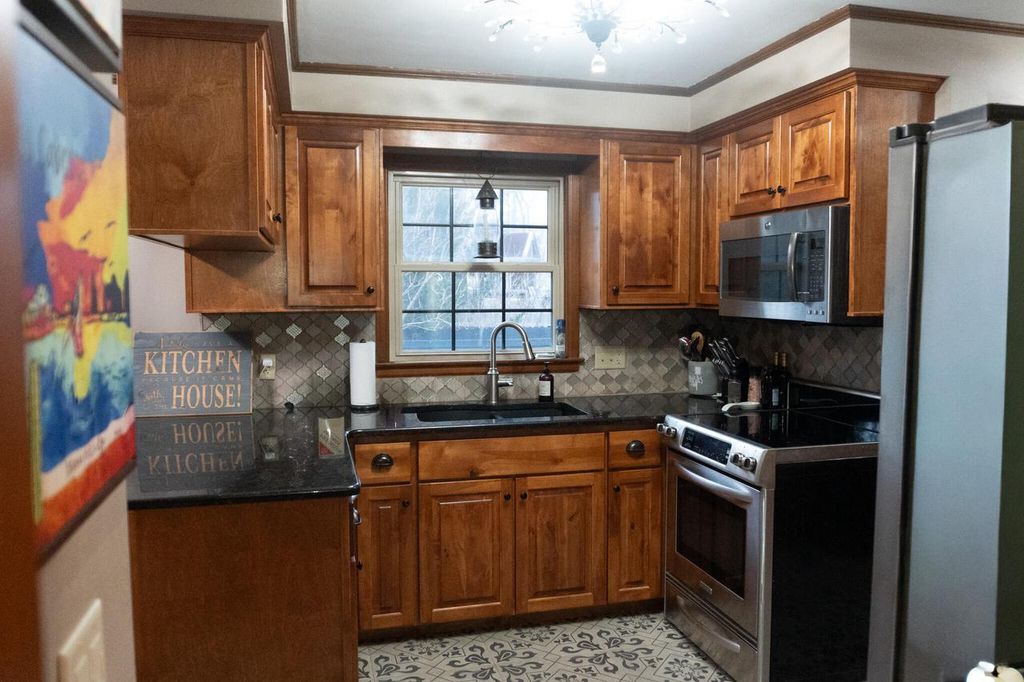 Photo of 2400 W Cherokee DRIVE, Appleton, WI 54914 (MLS # 1954642)