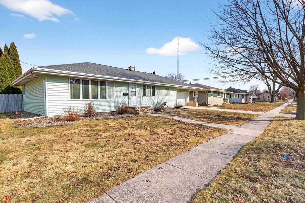 Photo of 451 Roosevelt STREET, Fond Du Lac, WI 54935 (MLS # 50322716)