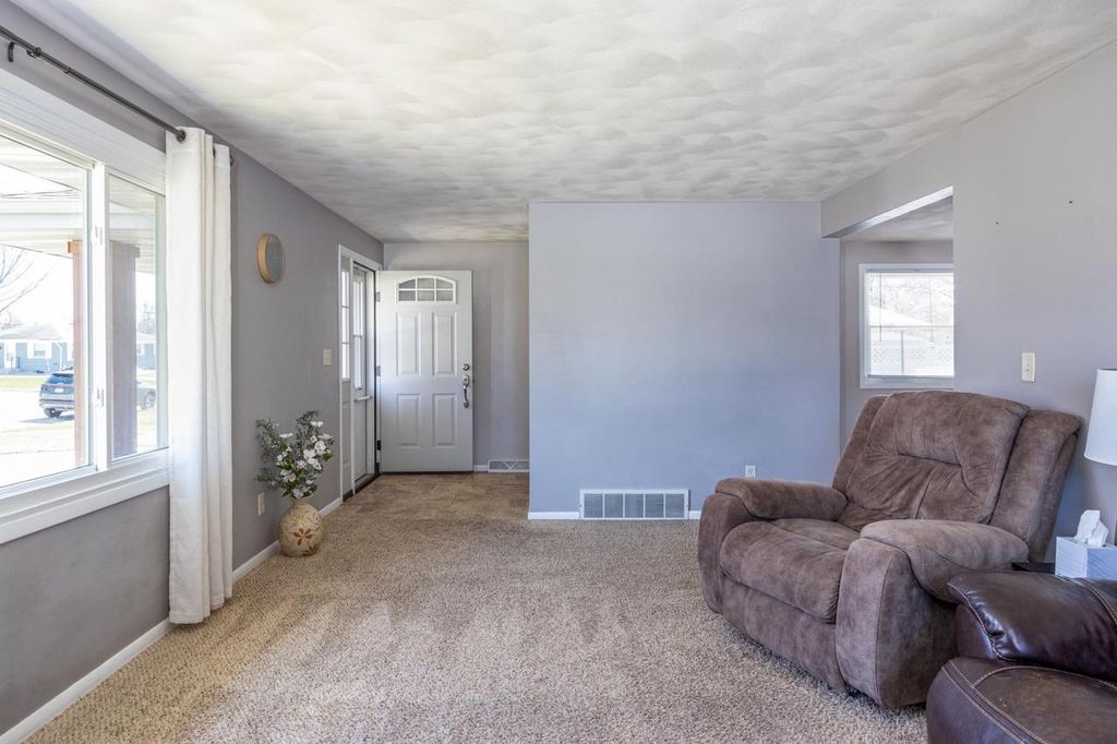 Photo of 1131 Honeysuckle LANE, Neenah, WI 54956 (MLS # 50323255)