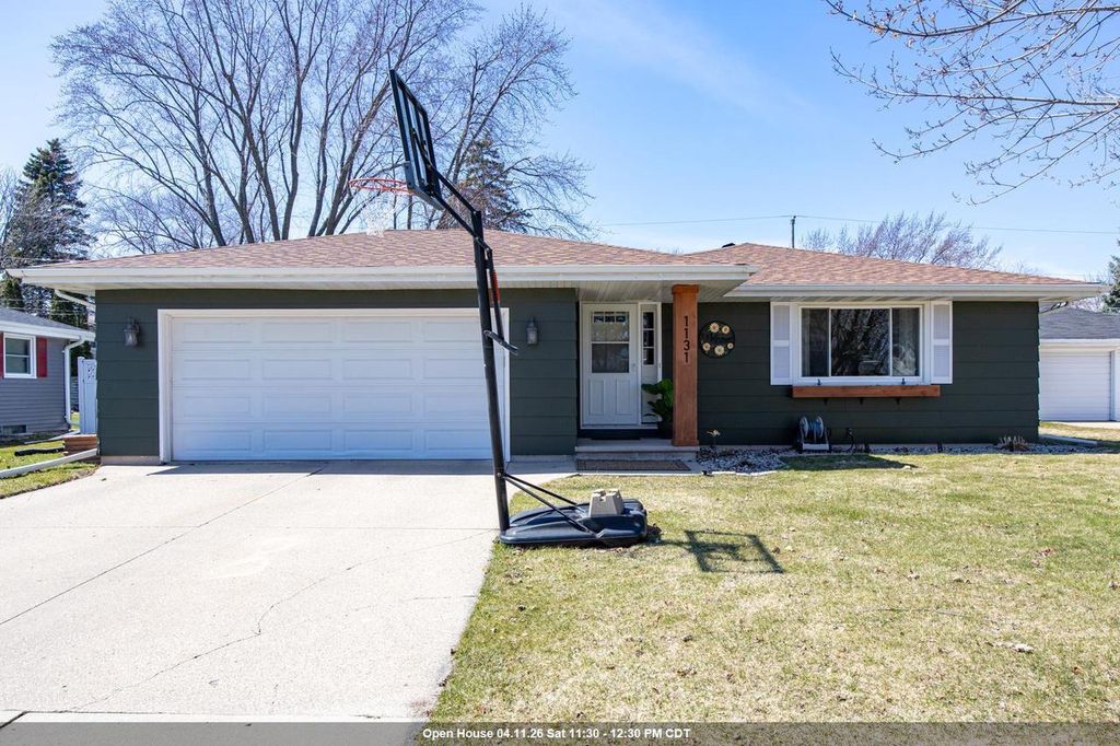 Photo of 1131 Honeysuckle LANE, Neenah, WI 54956 (MLS # 50323255)