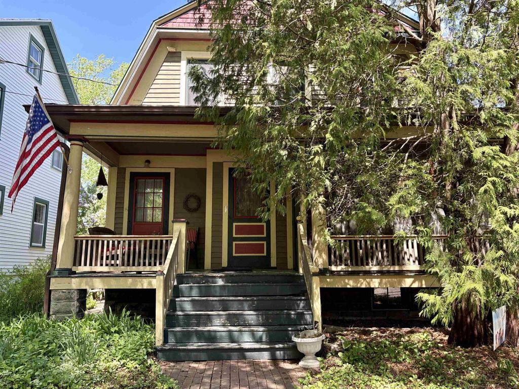 Photo of 878 Hubbard STREET, Green Bay, WI 54303 (MLS # 50325949)