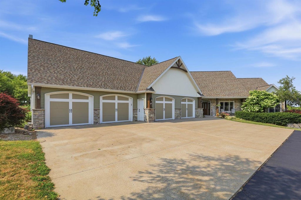 Photo of W7575 Schueler LANE, Shiocton, WI 54170 (MLS # 50333010)