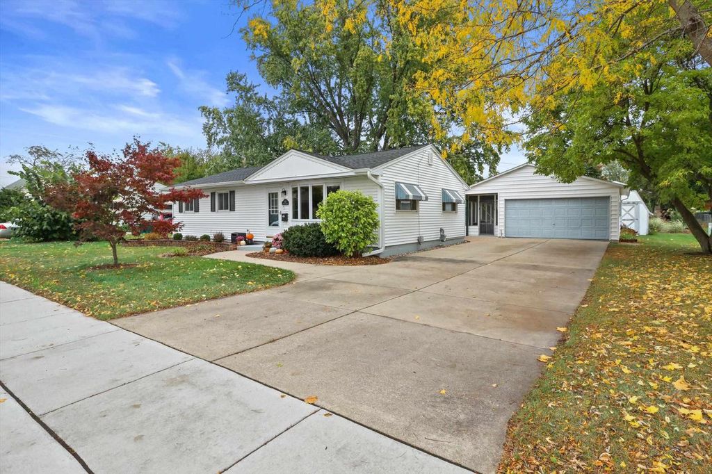 Photo of 412 Wilcox STREET, Fort Atkinson, WI 53538 (MLS # 2014893)