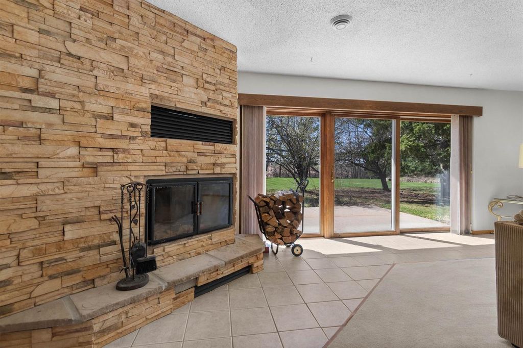 Photo of 10 N Kurt AVENUE, Appleton, WI 54913 (MLS # 50324194)