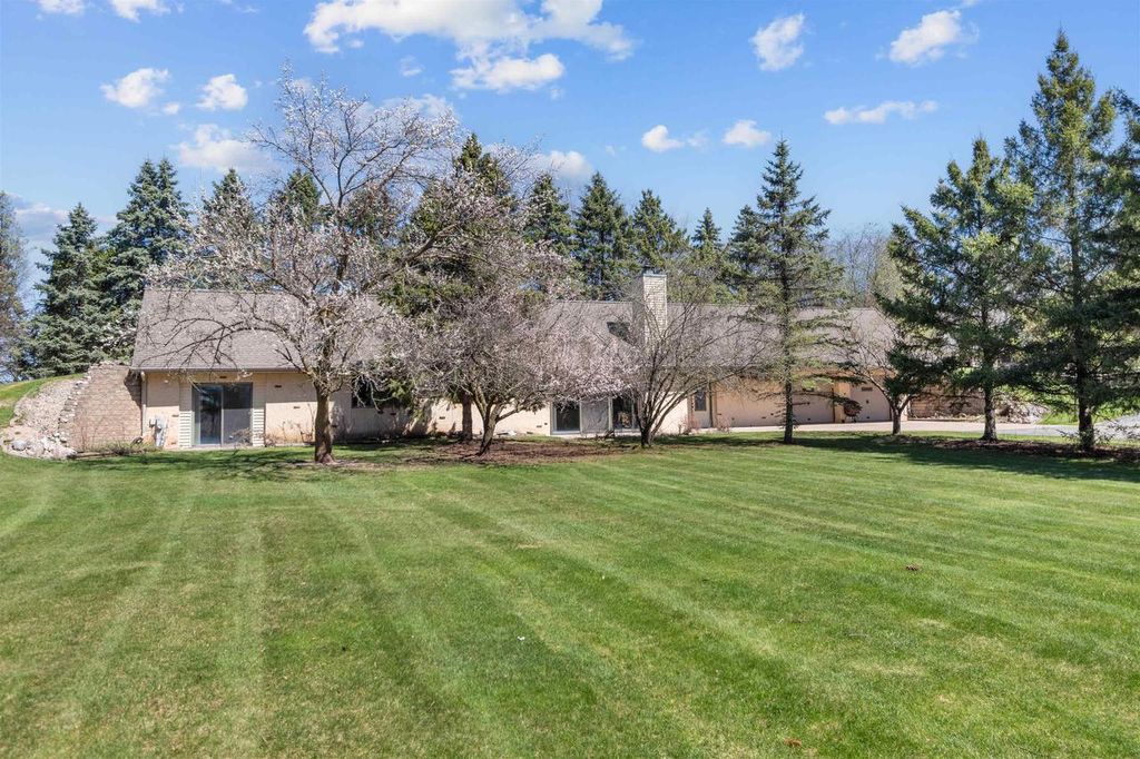 Photo of 10 N Kurt AVENUE, Appleton, WI 54913 (MLS # 50324194)