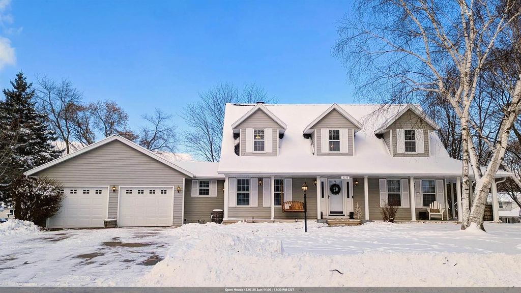 Photo of 3078 Kingswood COURT, Green Bay, WI 54313 (MLS # 50318863)