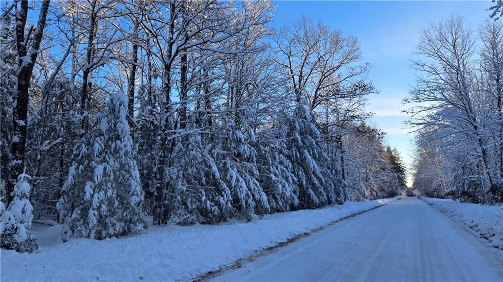 Photo of 10 N Loop ROAD, Drummond, WI 54832 (MLS # 1597639)