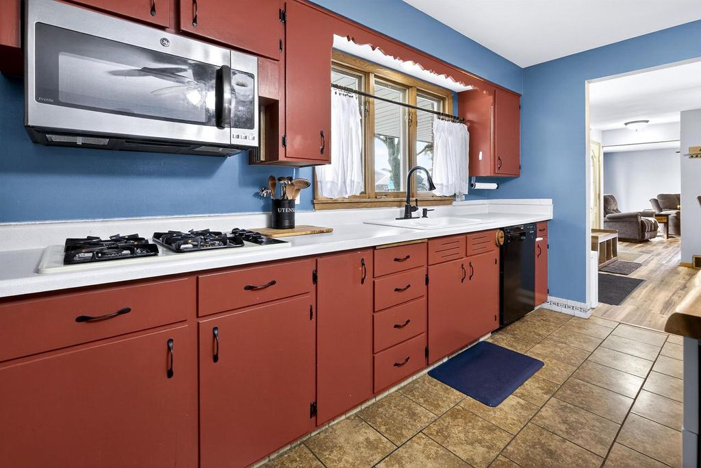 Photo of 802 E Florida AVENUE, Appleton, WI 54911 (MLS # 50319861)