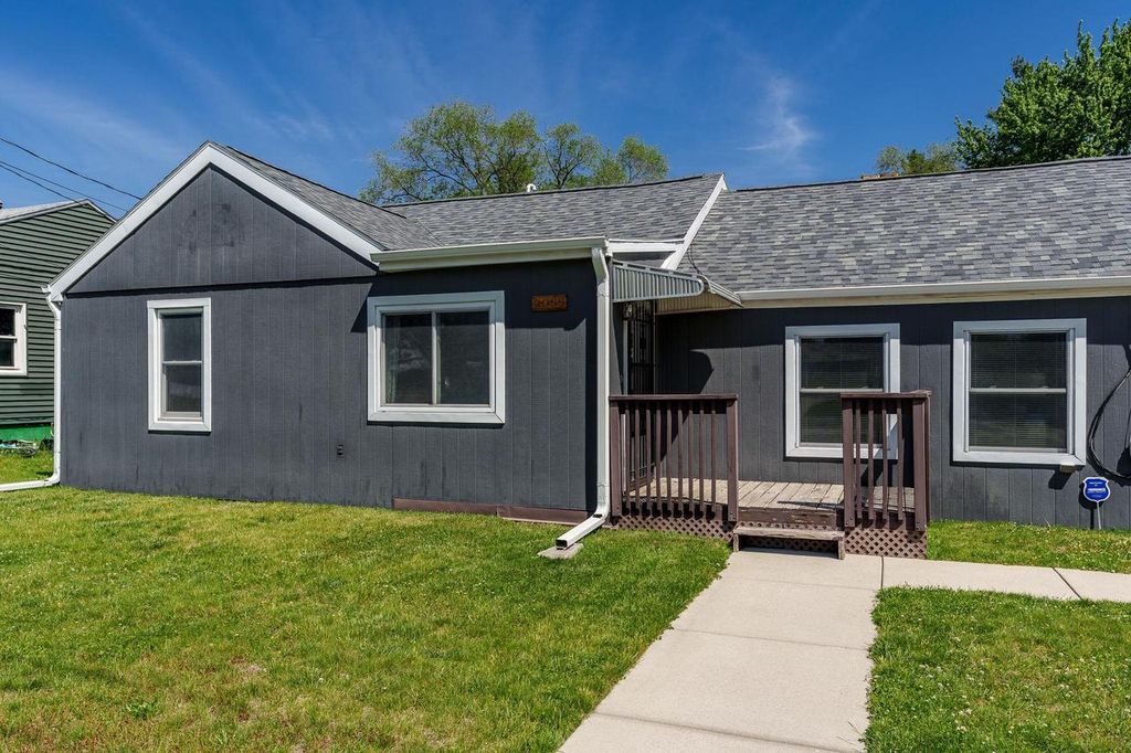 Photo of 2055 Lenox AVENUE, Beloit, WI 53511 (MLS # 2023504)