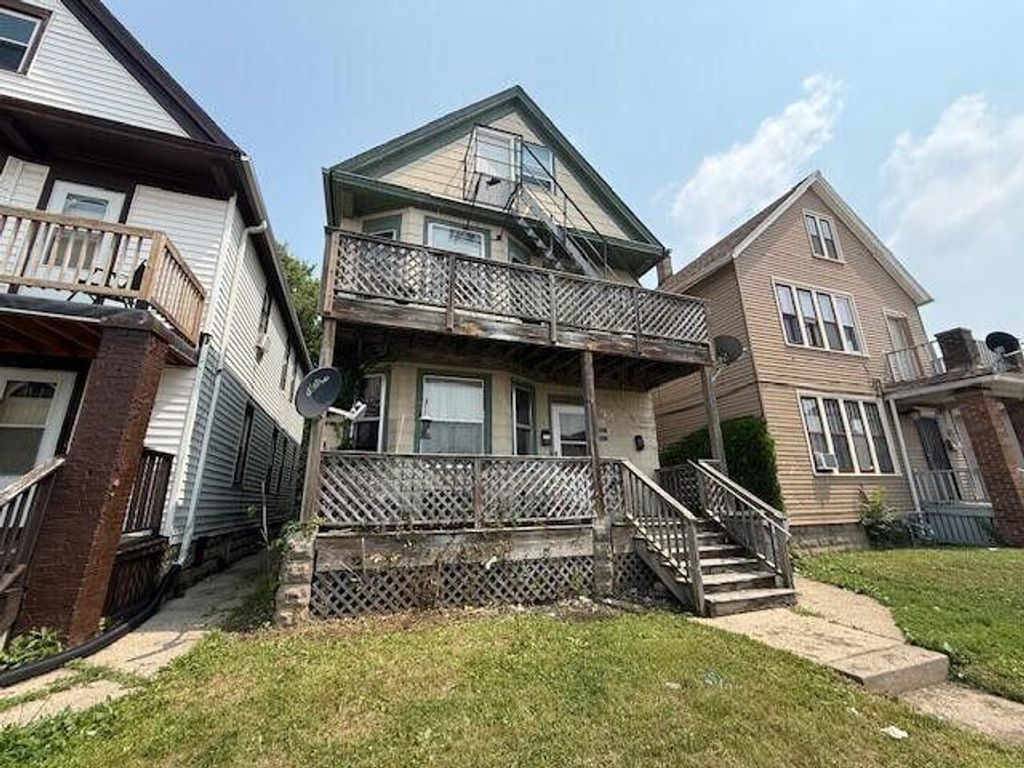Photo of 2370 S 18th STREET, Milwaukee, WI 53215 (MLS # 1935572)