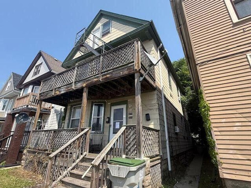 Photo of 2370 S 18th STREET, Milwaukee, WI 53215 (MLS # 1935572)