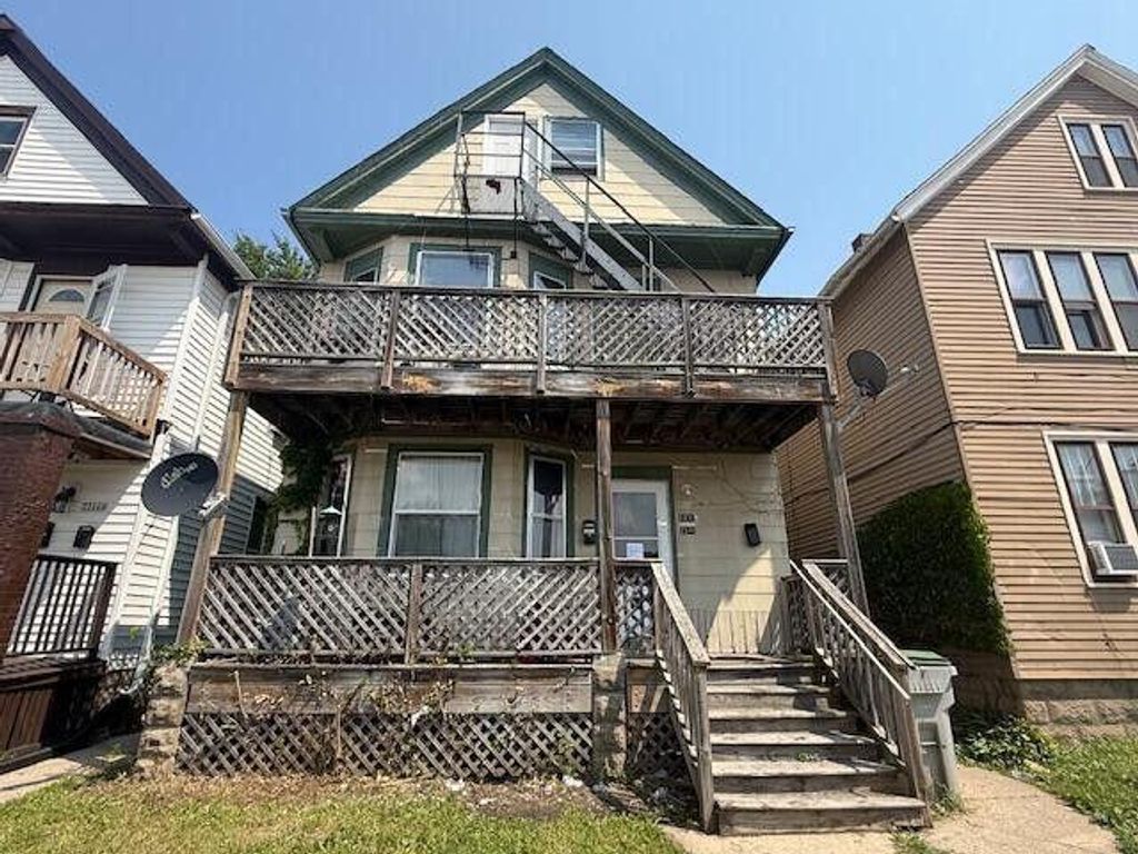 Photo of 2370 S 18th STREET, Milwaukee, WI 53215 (MLS # 1935572)