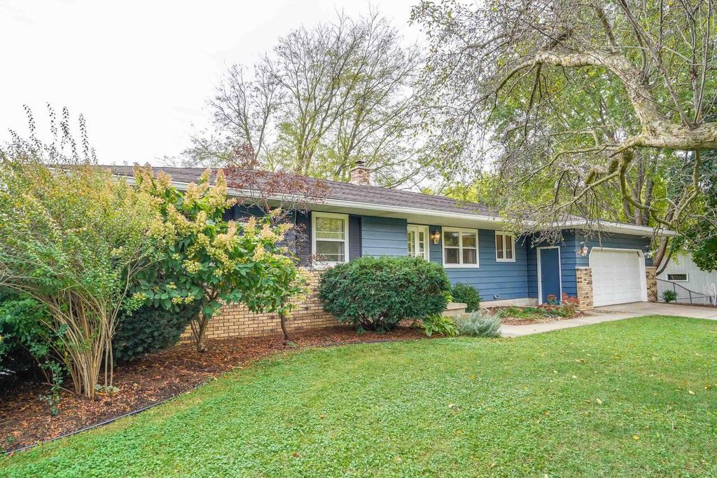 Photo of 505 Wild Plum DRIVE, Deforest, WI 53532 (MLS # 2010962)