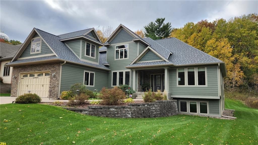 Photo of 4616 Oakwood Hills PARKWAY, Eau Claire, WI 54701 (MLS # 1596575)