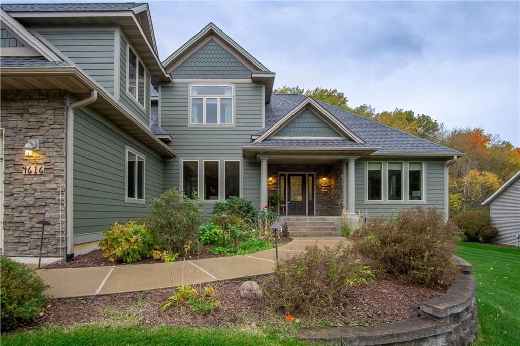 Photo of 4616 Oakwood Hills PARKWAY, Eau Claire, WI 54701 (MLS # 1596575)