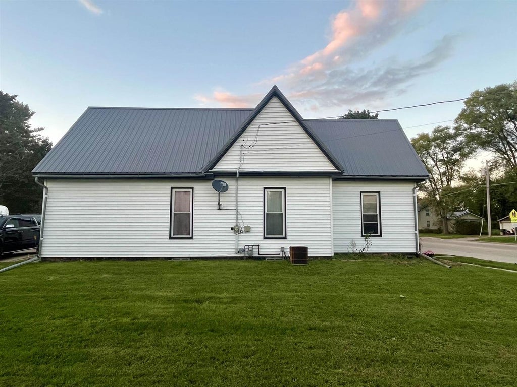 Photo of 1308 Elm STREET, Boscobel, WI 53805 (MLS # 2034289)