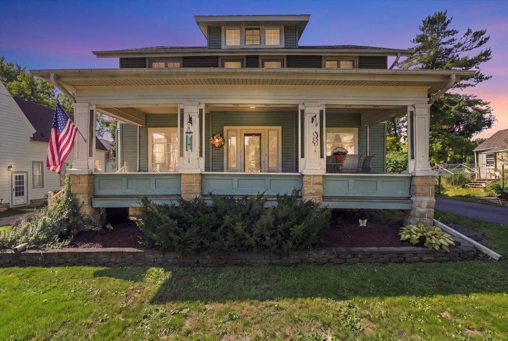 Photo of 213 W Rollin STREET, Edgerton, WI 53534 (MLS # 2032601)