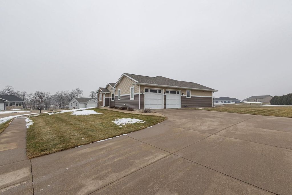 Photo of 1560 Cornerstone CIRCLE, Platteville, WI 53818 (MLS # 2014506)