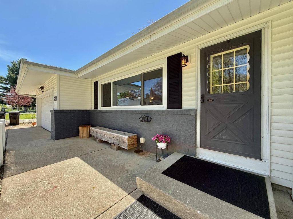 Photo of 2512 Sunshine LANE, Beloit, WI 53511 (MLS # 2021703)