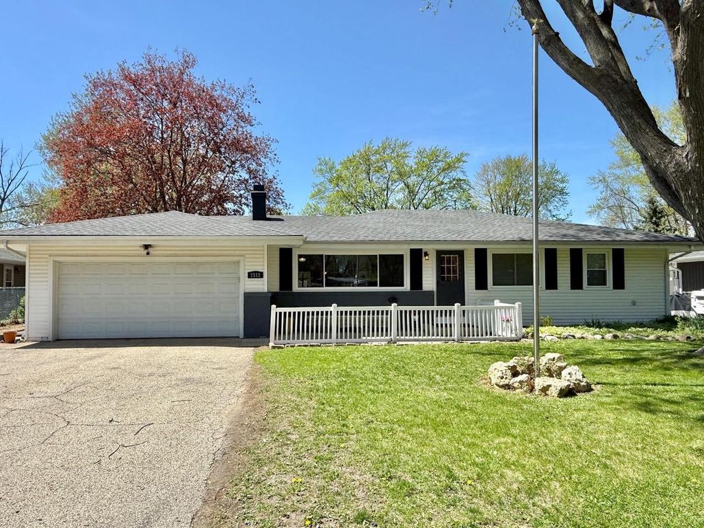 Photo of 2512 Sunshine LANE, Beloit, WI 53511 (MLS # 2021703)