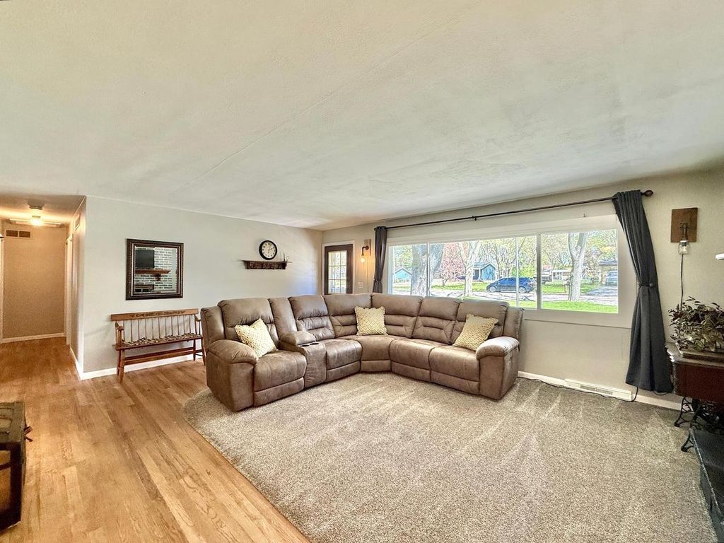 Photo of 2512 Sunshine LANE, Beloit, WI 53511 (MLS # 2021703)