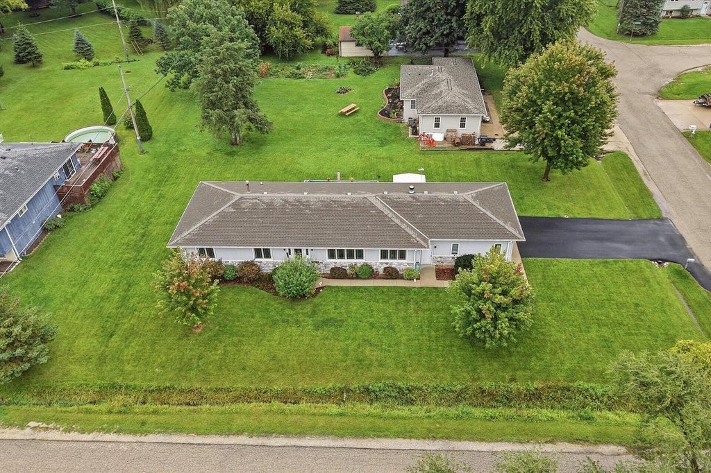 Photo of 1014 N Meadow DRIVE, Silver Lake, WI 53170 (MLS # 1983757)