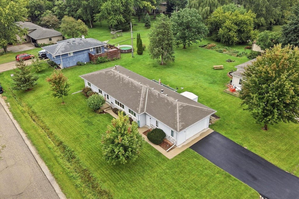Photo of 1014 N Meadow DRIVE, Silver Lake, WI 53170 (MLS # 1983757)
