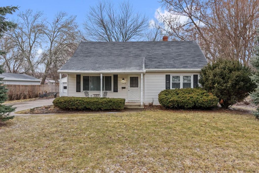 Photo of 1014 Suydam STREET, Green Bay, WI 54301 (MLS # 50322178)