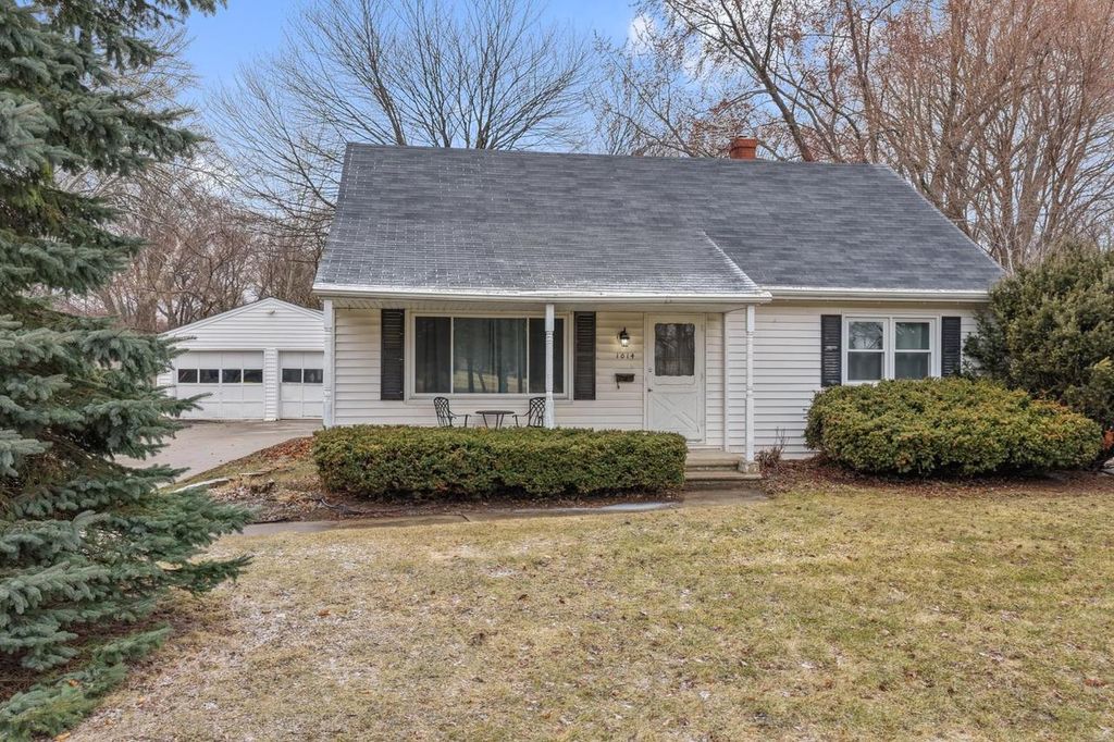 Photo of 1014 Suydam STREET, Green Bay, WI 54301 (MLS # 50322178)