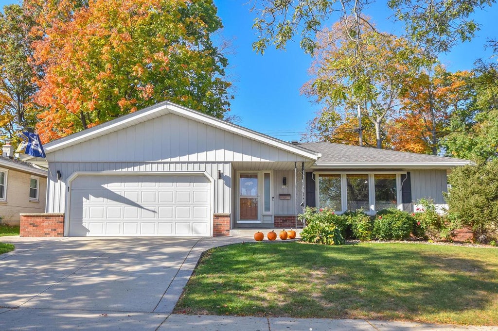 Photo of 5159 S 19th STREET, Milwaukee, WI 53221 (MLS # 1986137)