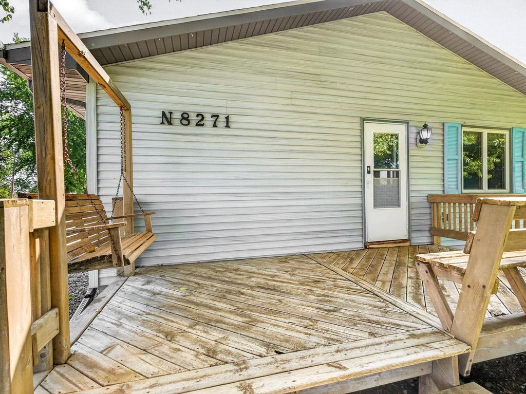 Photo of N8271 Lakeshore DRIVE, Fond Du Lac, WI 54937 (MLS # 50331408)