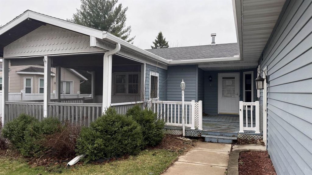 Photo of 1621 Sapphire WAY, Sun Prairie, WI 53590 (MLS # 2020913)