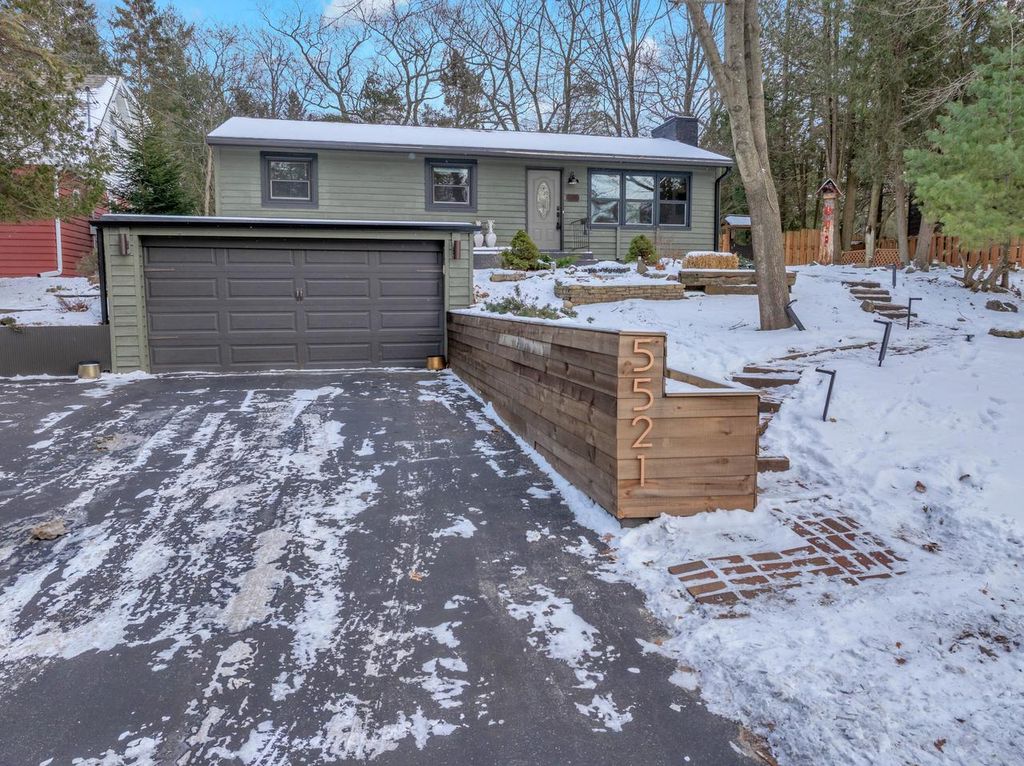 Photo of 5521 Evergreen DRIVE, Sheboygan, WI 53081 (MLS # 1948205)