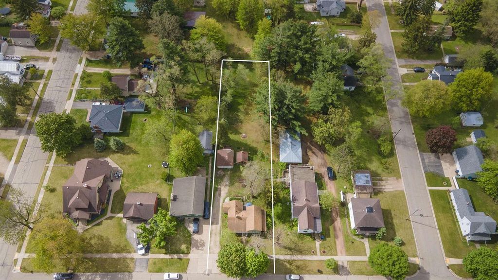Photo of 716 Royalton STREET, Waupaca, WI 54981 (MLS # 50325932)