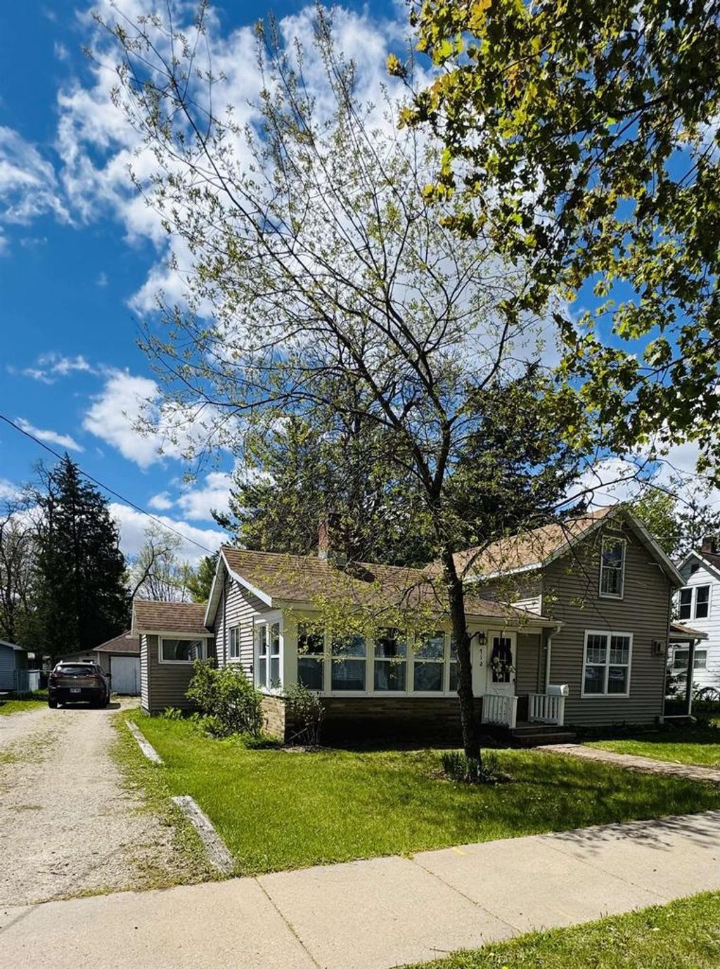 Photo of 716 Royalton STREET, Waupaca, WI 54981 (MLS # 50325932)